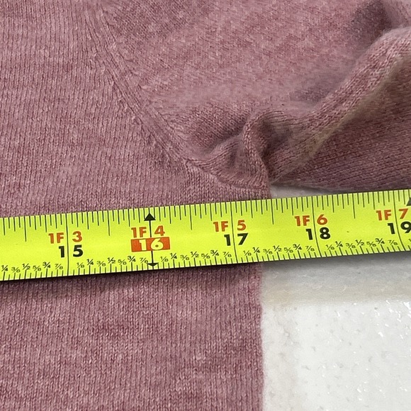 Quince 100% Mongolian Cashmere Sweater Women's Size Medium Pink V-Neck Pullover - Picture 7 of 13